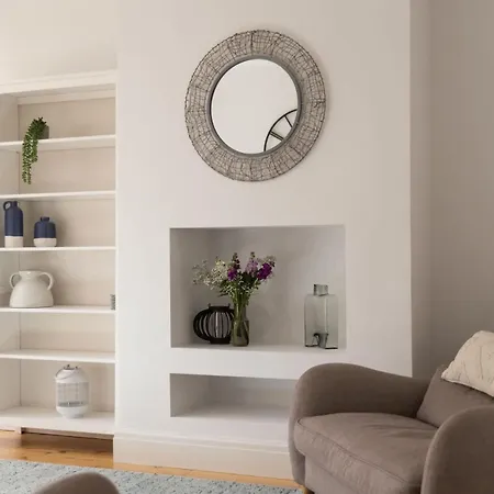 Cosy With Games And Easy Parking *