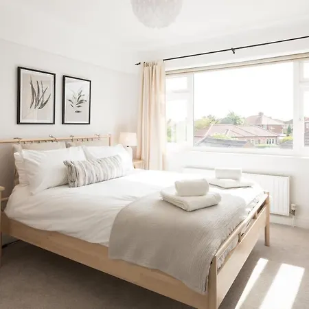 Cosy With Games And Easy Parking