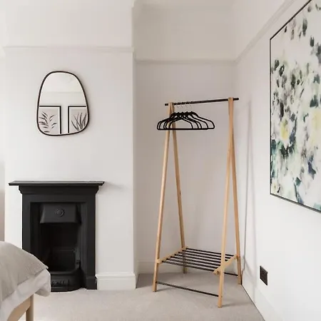 Cosy With Games And Easy Parking * York